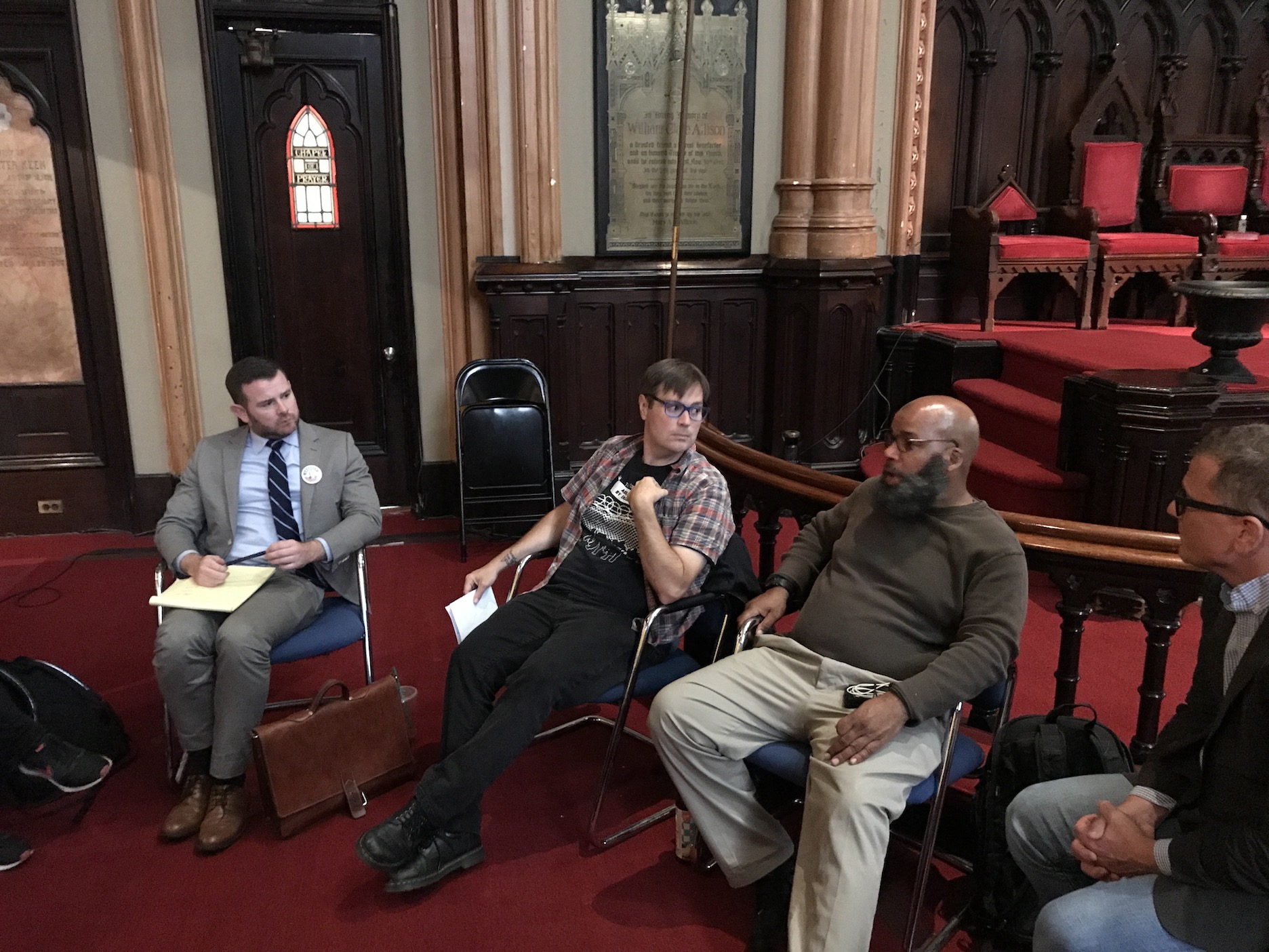 Former Juvenile Lifer Sharif Boyd speaks about sentencing policy at a meeting Amistad Law Project organized with Philadelphia DAâs Office staff.